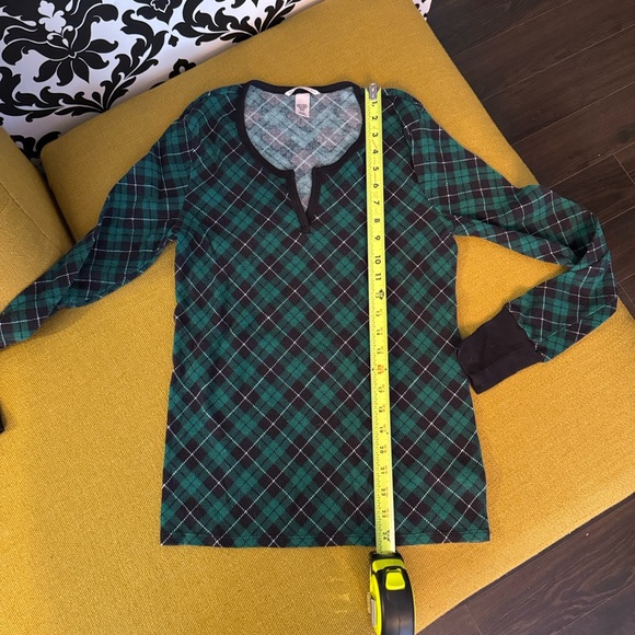 VS Green and Black Buffalo plaid Pajama set ❤️ - Picture 5 of 7